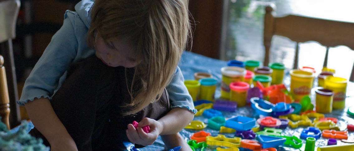  Manfaat Bermain Playdough  untuk Perkembangan Balita 