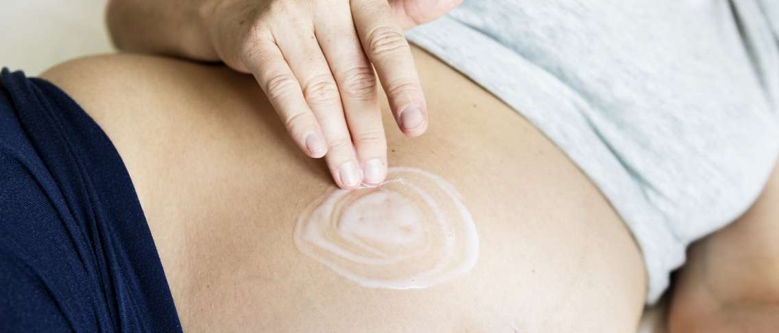 Penyebab Perut Gatal dan Cara Mencegah Stretch Mark saat Hamil GueSehat