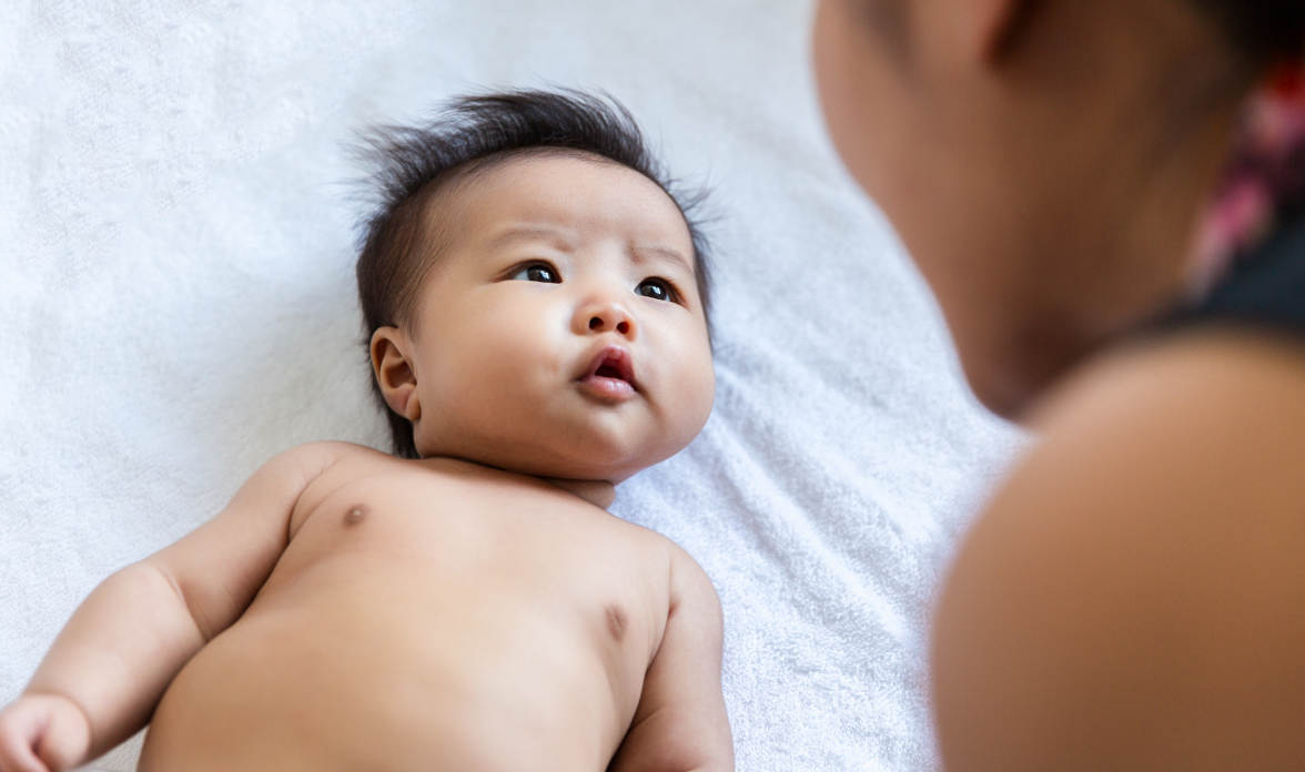 Tumbuh Kembang Bayi 3 Bulan​