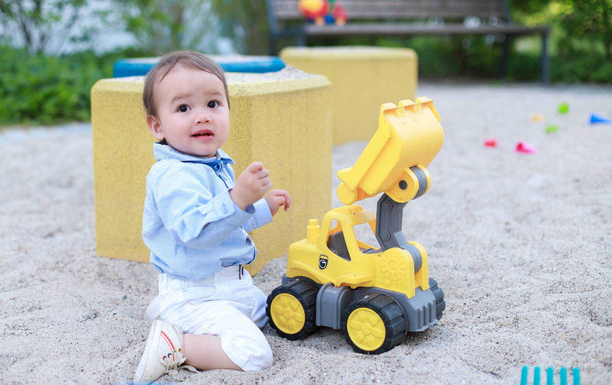 Tumbuh Kembang Bayi 11 Bulan