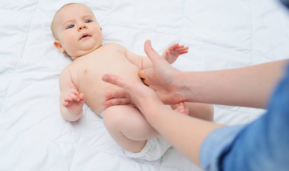 Gas Penyebab Bayi Kembung Bisa Berasal dari ASI