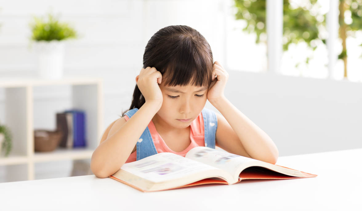 Anak Usia 7 Tahun Belum Bisa Membaca? Coba Tips Ini