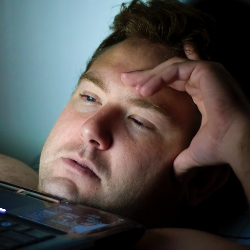 Akibat Begadang pada Kesehatan, Salah Satunya Bikin Pikun!