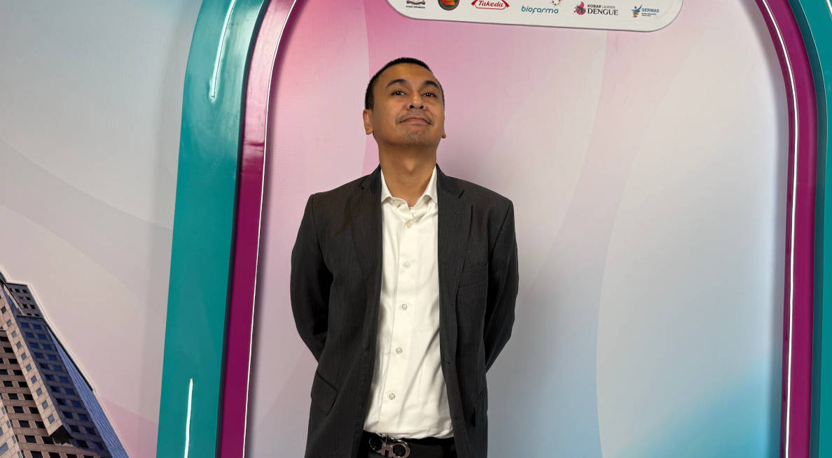 Cara Raditya Dika Ajarkan Anak Tidak Takut Disuntik Saat Vaksin