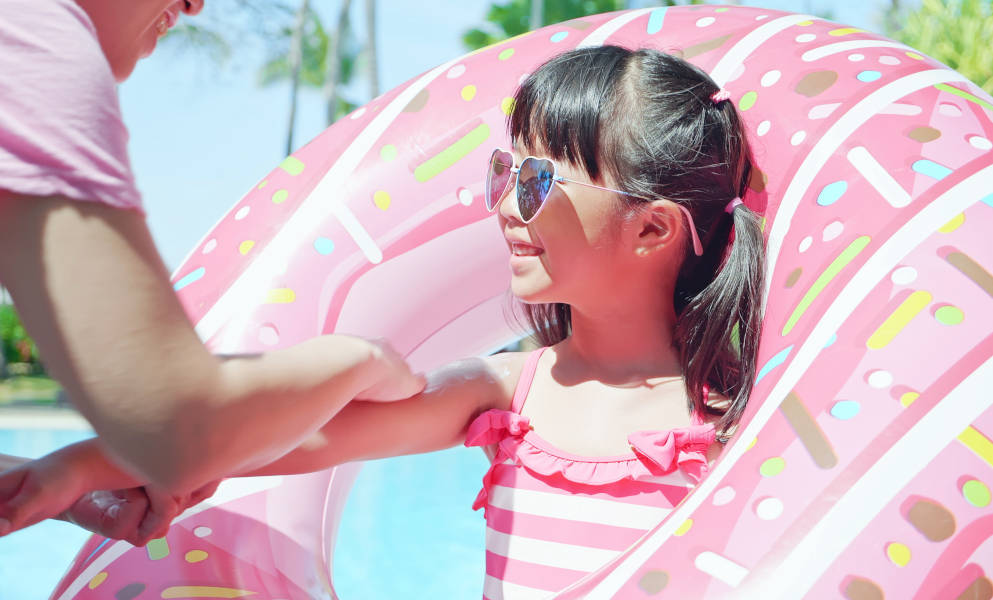 Mums, Ini Pentingnya Menggunakan Sunscreen untuk Anak