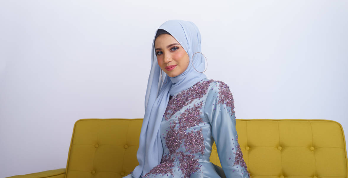 Mengenal Bahan Shimmer Silk yang Jadi Tren Baju Lebaran 2024