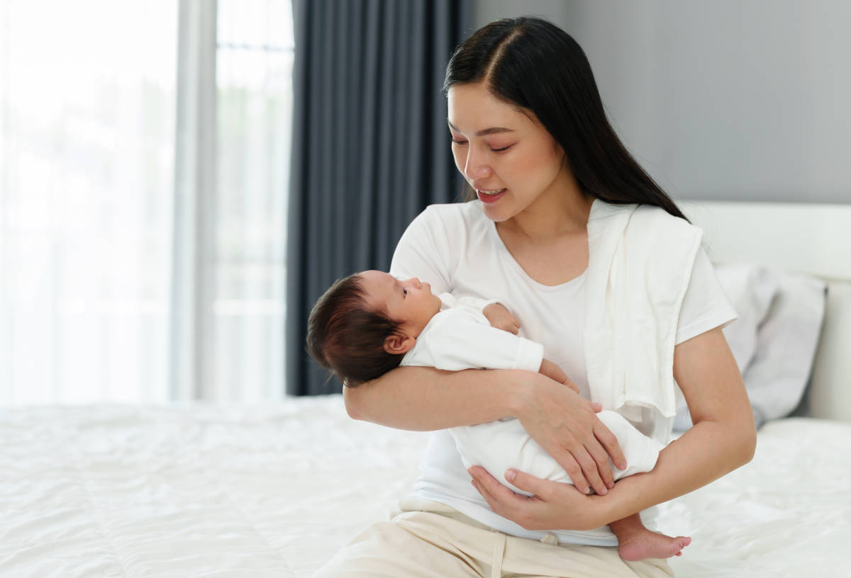 Kapan Bayi Mulai Bisa Melihat dan Mengenali Wajah?