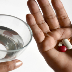 Konsumsi Obat Sebelum atau Sesudah Makan?