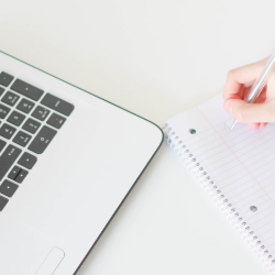 Menulis vs Mengetik, Mana yang Lebih Sehat?