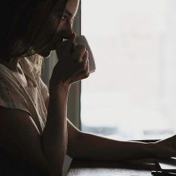 Wanita Cerdas dan Sukses membuat Pria Minder?