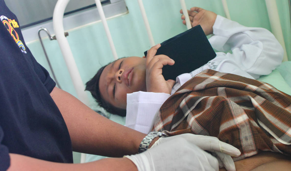 Anak sedang disunat