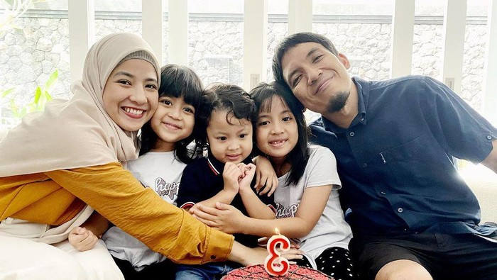 5 Mantan Pasangan Artis yang Tetap Kompak Mengasuh Anak Setelah Cerai