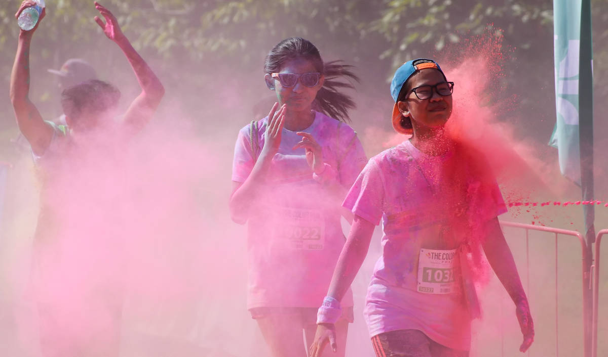 Color Walk, Kompetisi Jalan Kaki Sehat dan Menghibur untuk Keluarga