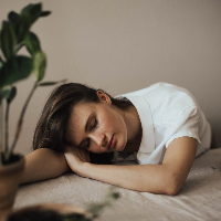 5 Kondisi Medis yang Menyebabkan Kamu Selalu Bad Mood