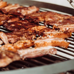 5 Makanan Ini Bisa Meningkatkan Risiko Kanker Paru-Paru