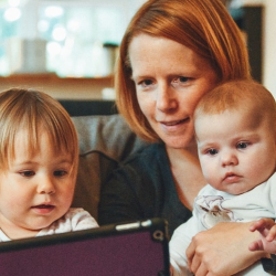 5 Tips Mengawasi Pengasuh Baru