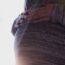 Apakah Perbedaan Hamil Ektopik dan Hamil Anggur?