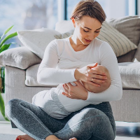 6 Cara Mengatasi Produksi ASI yang Berlebihan atau Hiperlaktasi