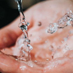 6 Cara Menjaga Kesehatan Kulit saat Sering Cuci Tangan