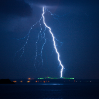 Ini yang Terjadi jika Tersambar Petir