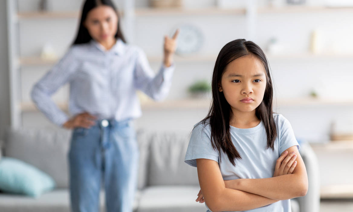 Selalu Melawan, Ini Cara Agar si Kecil Mau Mendengar