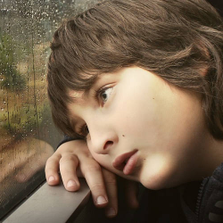 5 Tips agar Anak Tidak Mabuk Perjalanan saat Naik Mobil