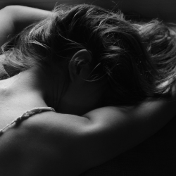 Kebiasaan Memalukan yang Dilakukan Wanita