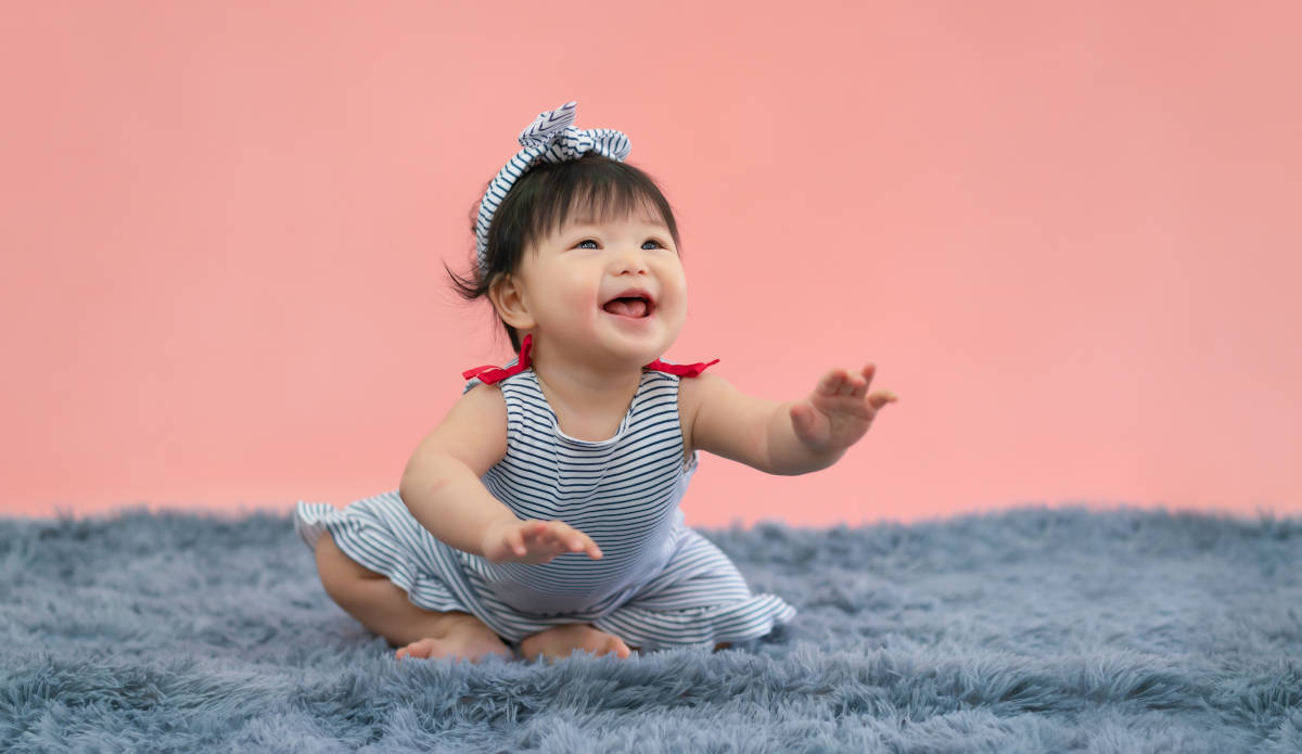  Cara Melatih Bayi Duduk dengan Stimulasi 