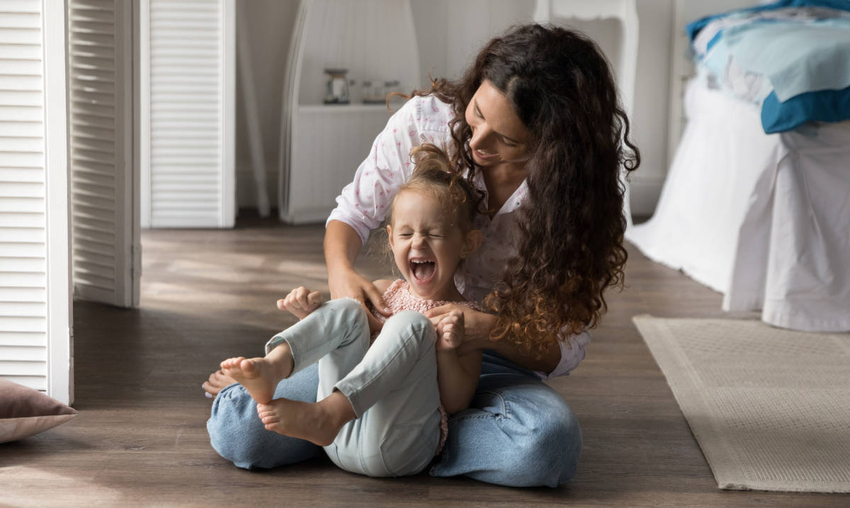 Plus Minus Bermain Menggelitik Anak