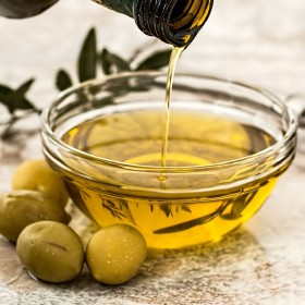 Cara Mencerahkan Kulit Dengan Minyak Zaitun