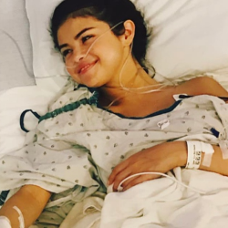 Lupus Nephritis Menyebabkan Selena Gomez Harus Transplantasi Ginjal