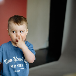 Aduh, Anak-anak kok, Suka Makan Upil, sih?