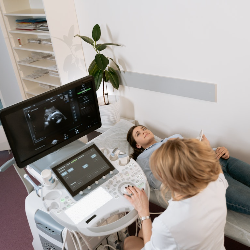 Kenapa Air Ketuban Keruh, Ya? Apakah Berbahaya?