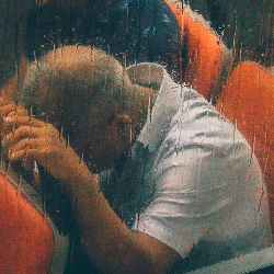 Hujan Bisa Bikin Sakit Kepala, Benarkah?