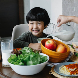 Jika Si Kecil Alergi Susu Sapi,  Bagaimana Mengoptimalkan Tumbuh Kembangnya?