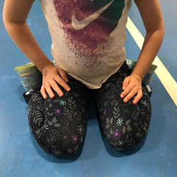 Anak Duduk dengan Posisi W, Bisa Berbahaya!