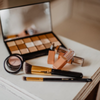 Anak Senang Dandan? Pahami Bahaya Makeup untuk Balita