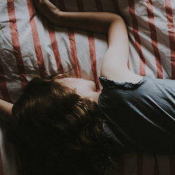 Mums, Lakukan Ini Jika Anak Takut Gelap!