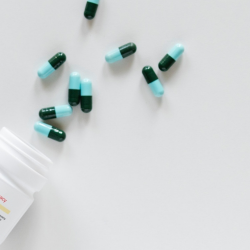 Yang Perlu Diperhatikan Wanita saat Mengonsumsi Antibiotik