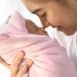 Apa yang Terjadi pada Si Kecil Sesaat Sebelum Dilahirkan dan Sesudahnya?