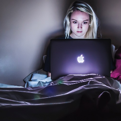 Kamu Bekerja Terlalu Keras? Cari Tahu Jawabannya di Sini!