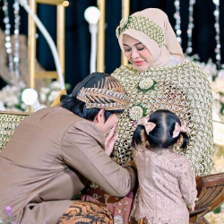 Aurel Hermasyah dan Atta Halilintar Gelar Mitoni Anak Kedua, Apa Itu Prosesi Mitoni?