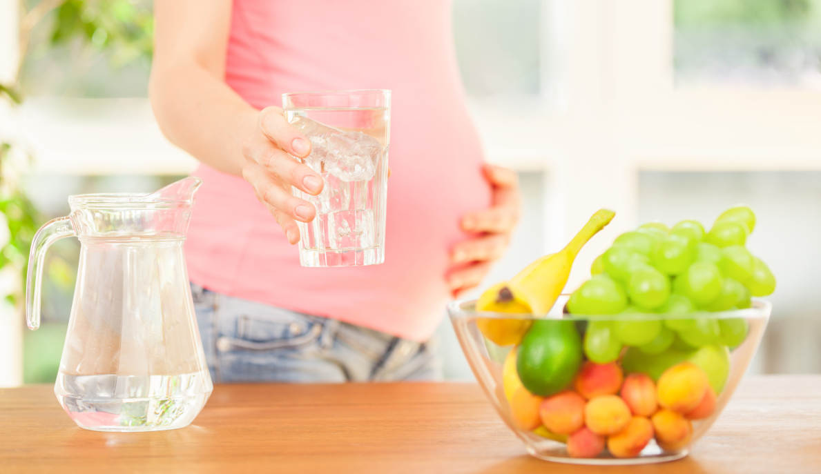 Penuhi Kebutuhan Air Putih Ibu Hamil, Boleh Selain Air Putih Asal Aman