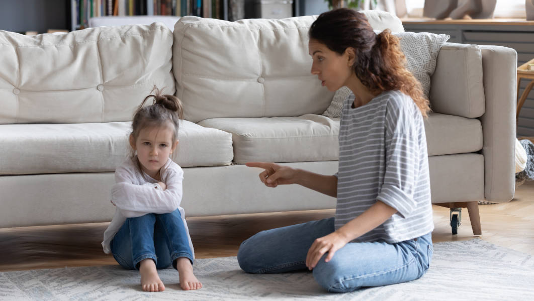 Tak Perlu Emosi, Ini 10 Cara Mendidik Anak yang Keras Kepala