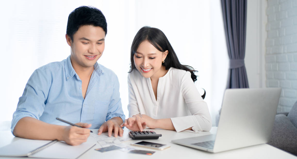 Mengatur Keuangan dengan Menggabung Pendapatan, Pernikahan Lebih Bahagia!