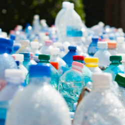 Kenali Bahaya Mikroplastik dari Wadah Makananmu!