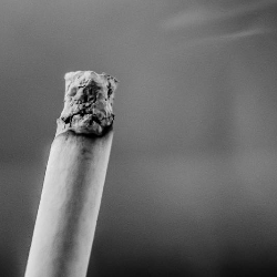 Ini 5 Bahaya Merokok Bagi Kesehatan Seksual Pria