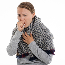 Batuk Karena Corona? Ini Perbedaannya Batuk Biasa dengan Batuk Corona!