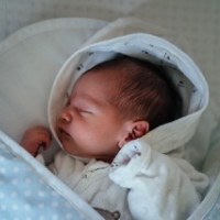 Bisa Hipoglikemia, Berapa Normalnya Gula Darah Bayi Baru Lahir?