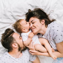 Bercinta di Depan Bayi, Haruskah Merasa Bersalah?